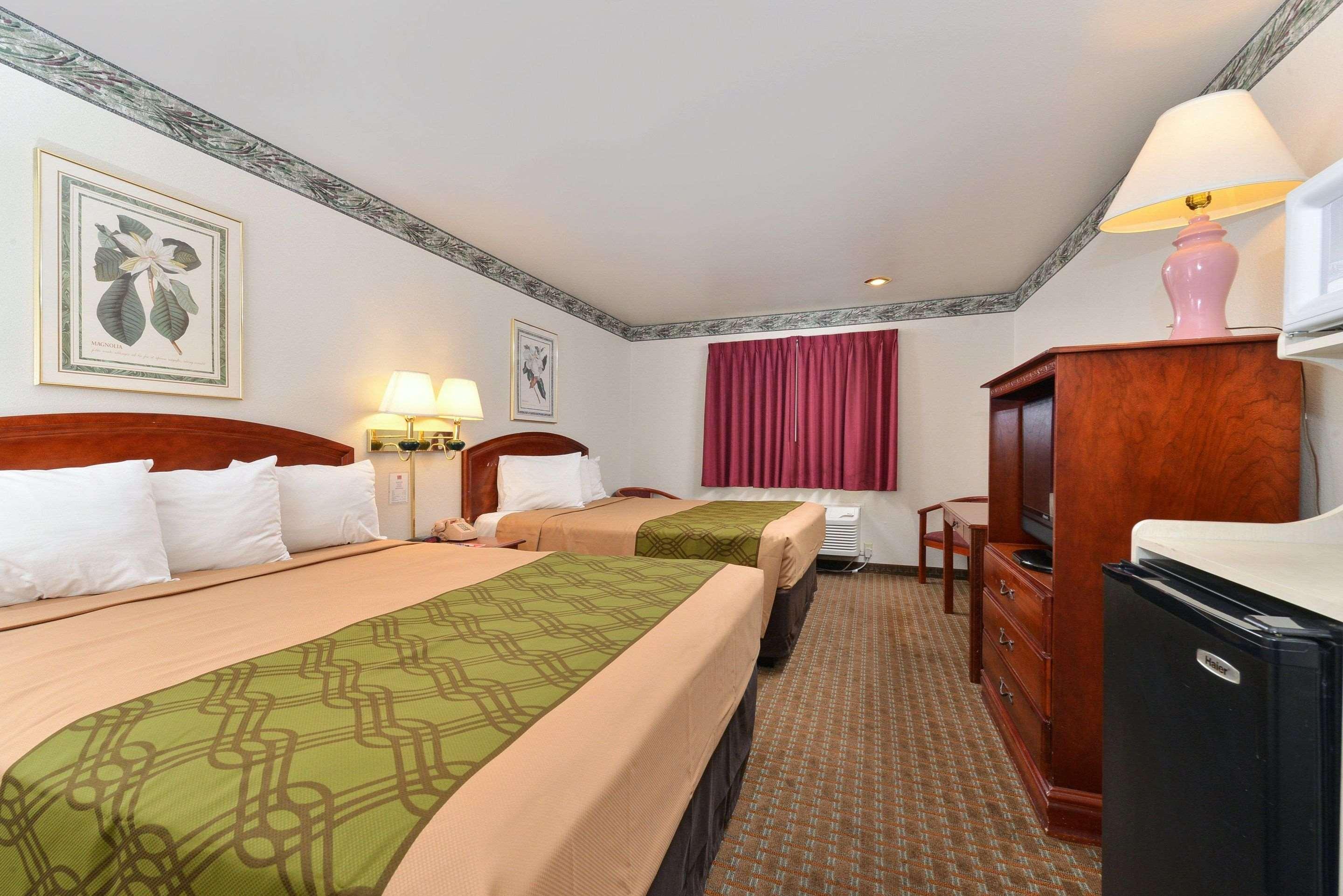 Econo Lodge Inn & Suites Corning Exterior photo