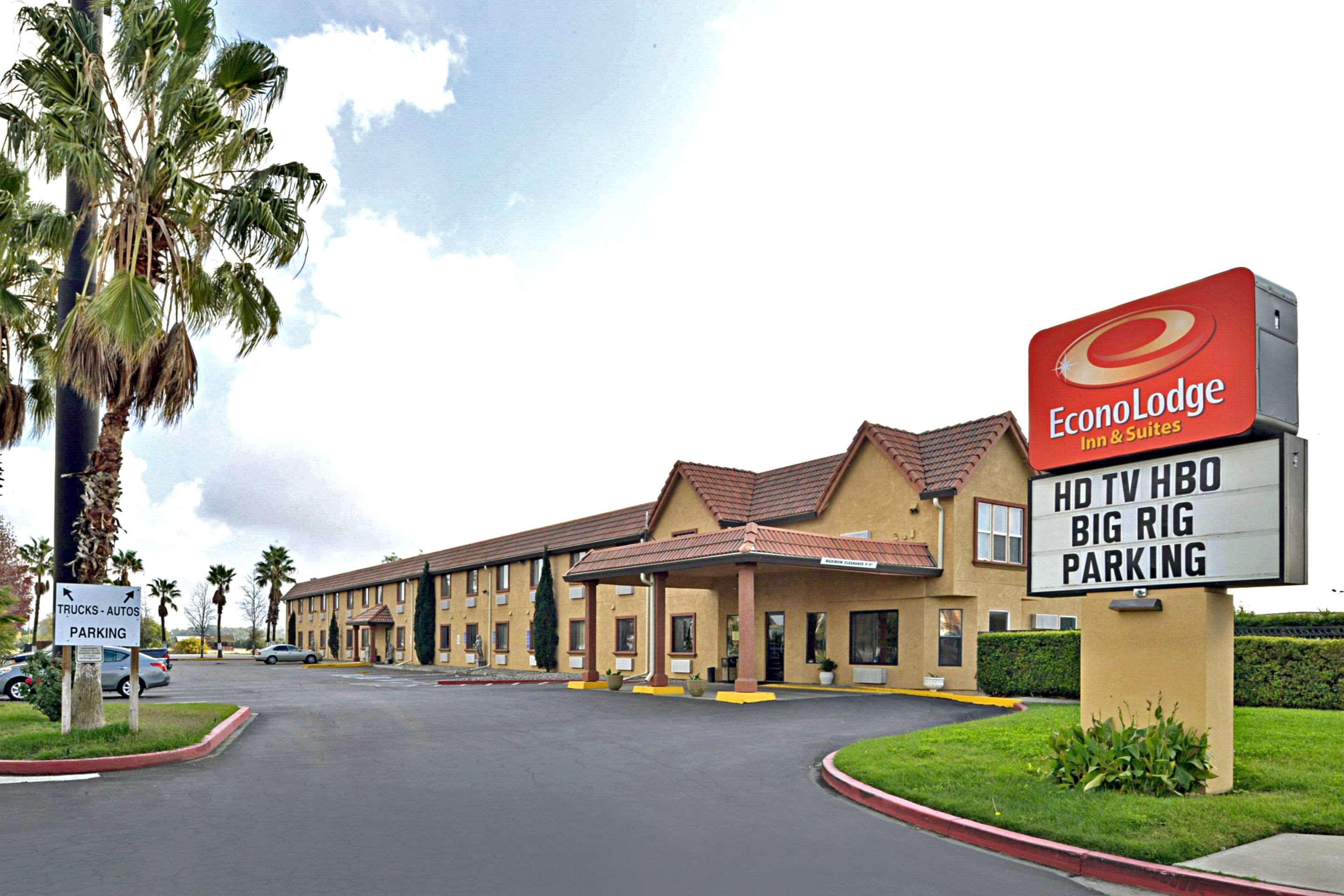 Econo Lodge Inn & Suites Corning Exterior photo